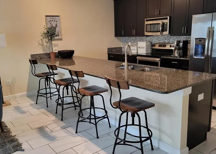 4 Bedroom Private Lakefront Town Home At Storey Lake Near Disney World Parks