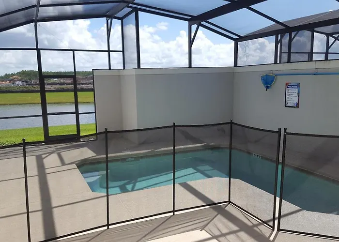 4 Bedroom Private Lakefront Town Home At Storey Lake Near Disney World Parks