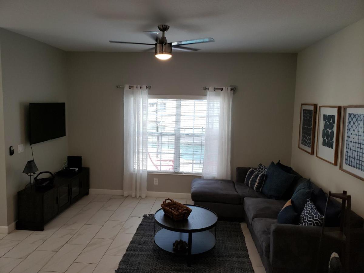 Appartement 4 Bedroom Private Lakefront Town At Storey Near World Parks Kissimmee