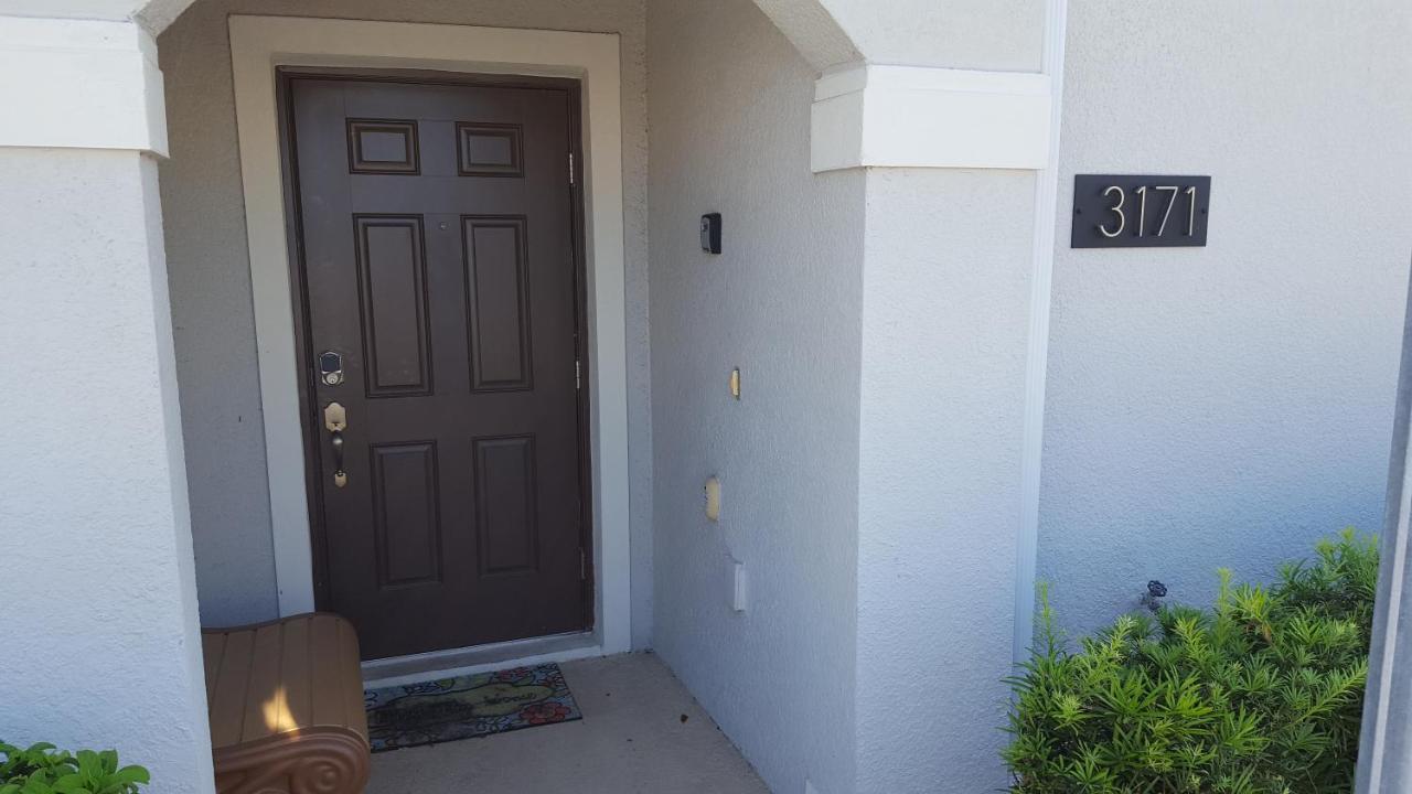 4 Bedroom Private Lakefront Town At Storey Near World Parks Appartement *