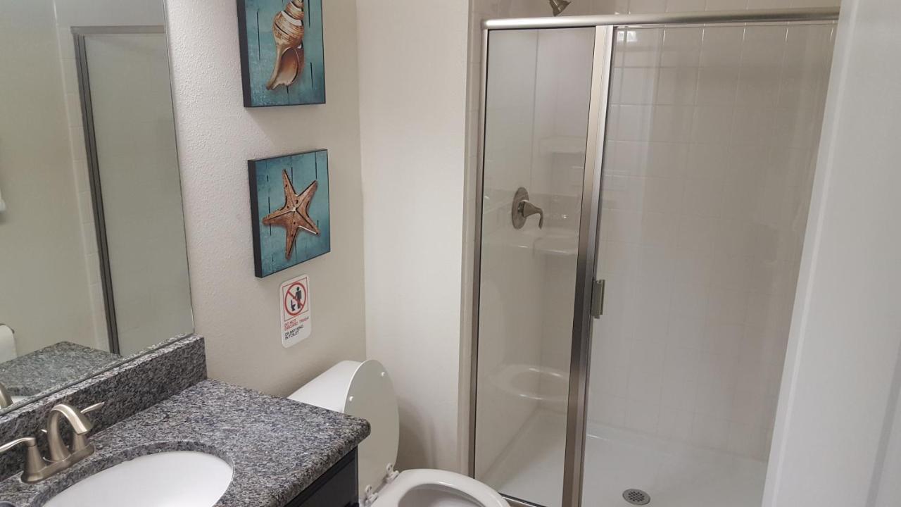 Appartement 4 Bedroom Private Lakefront Town At Storey Near World Parks *